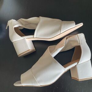 NIB Comfortview Heels Crisscross Strappy Sandals Faux Leather WinterWhite 9